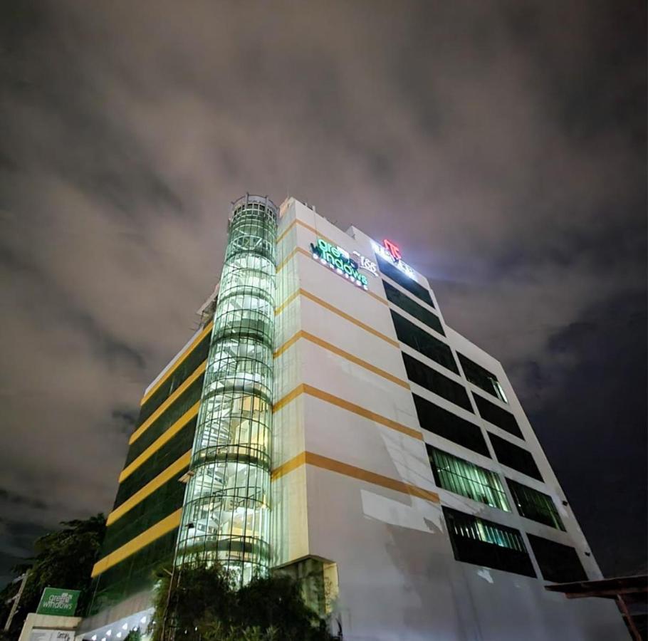 Greenwindows Hotel Davao Luaran gambar