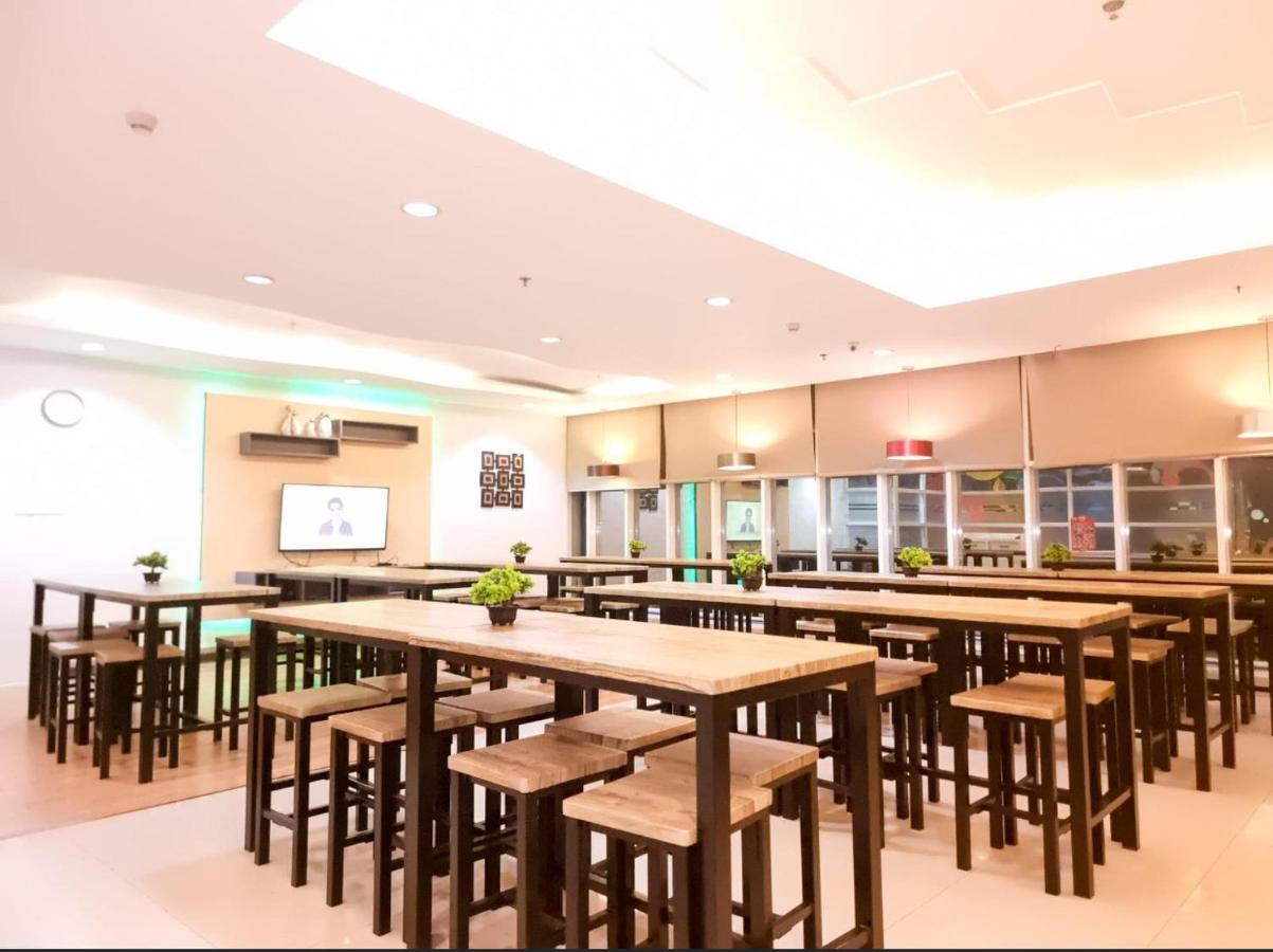 Greenwindows Hotel Davao Luaran gambar