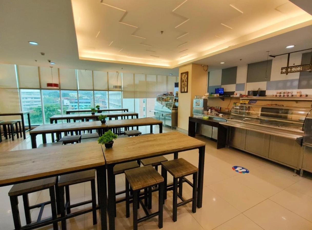 Greenwindows Hotel Davao Luaran gambar