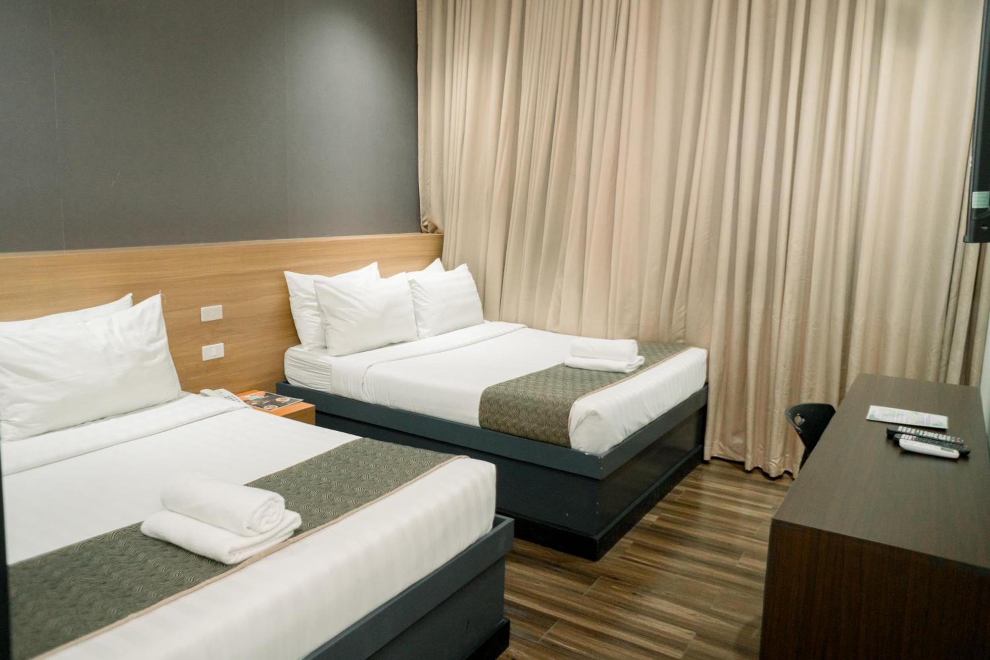Greenwindows Hotel Davao Luaran gambar